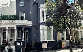 One Bed Near The River Thames.